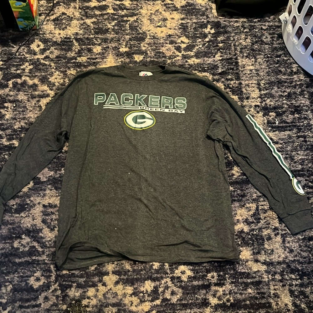 Long tee shirt packers